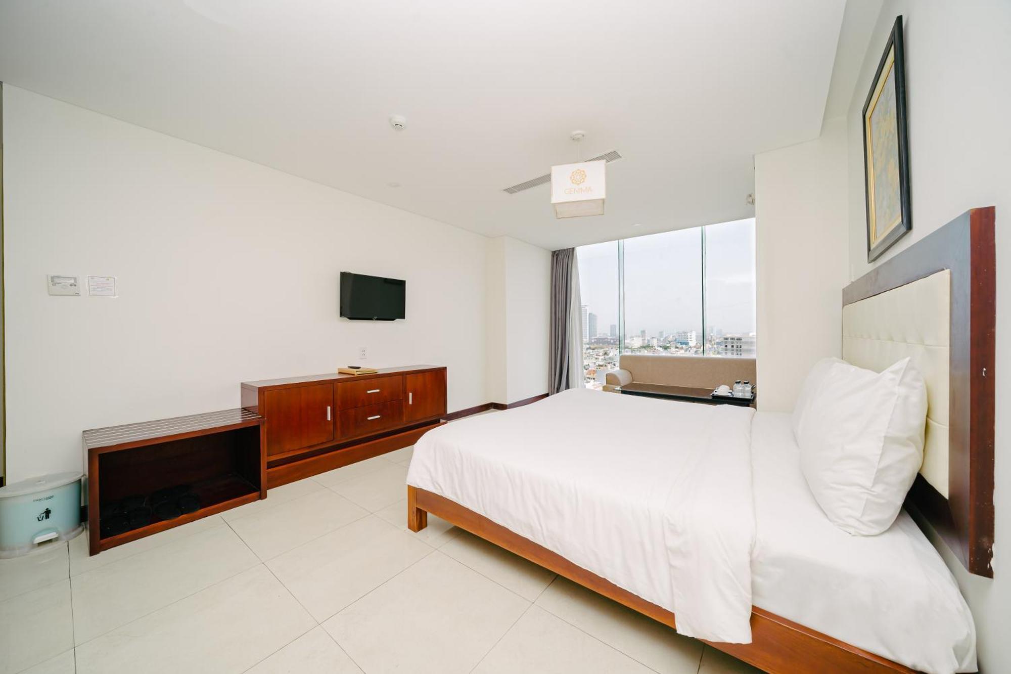 Hotel Gemma & Near Dragon Bridge 4*