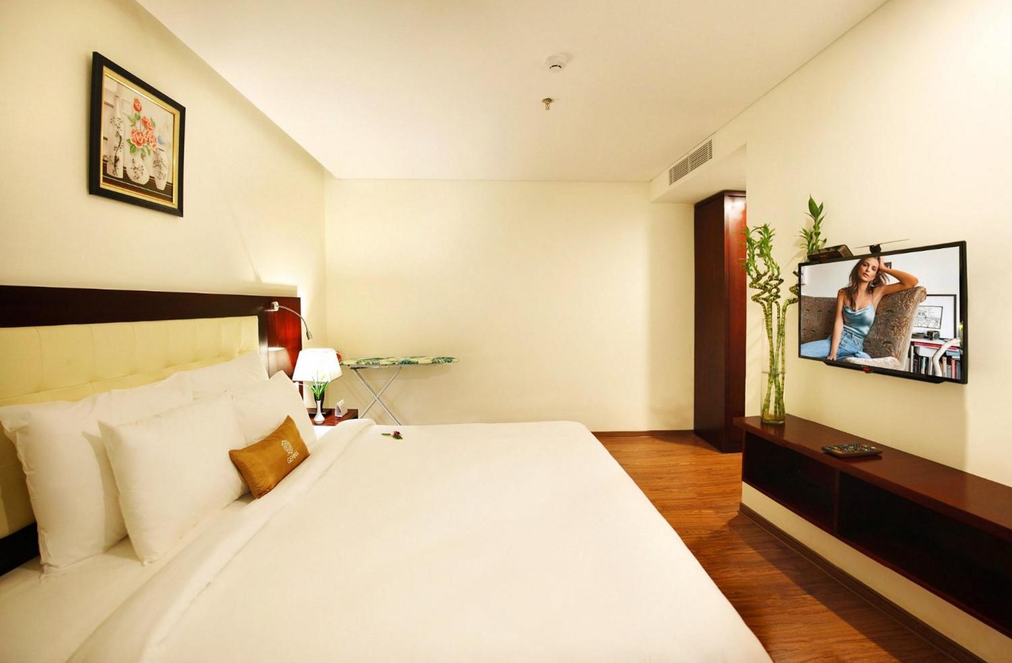 Hotel Gemma & Near Dragon Bridge