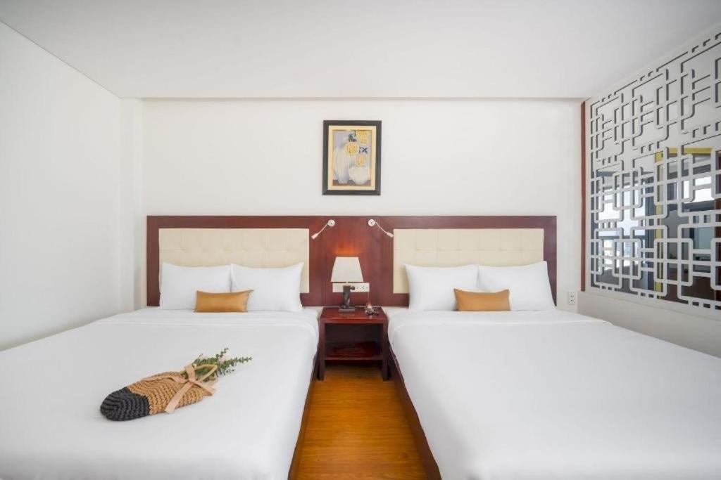Hotel Gemma & Near Dragon Bridge