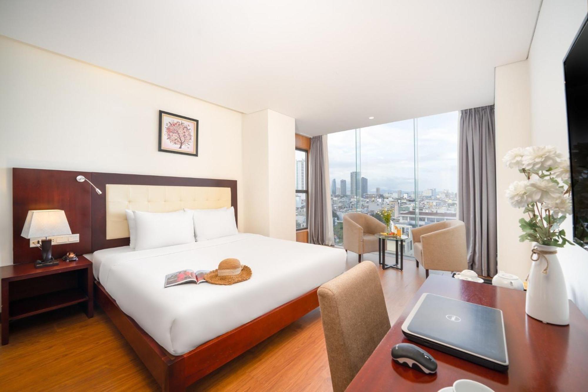 Hotel Gemma & Near Dragon Bridge 4*